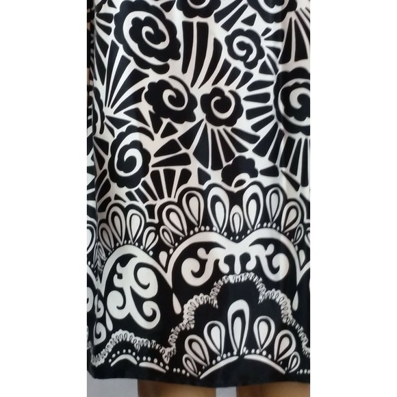 White House Black Market Women (6) 100% Silk Black & White Abstract Floral Dress - Picture 2 of 10
